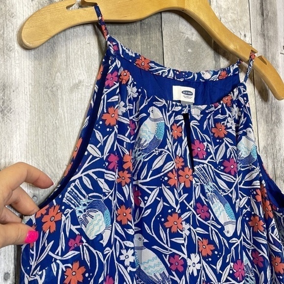 old Navy maxi dress. Floral with birds. Key hole neck.Lined. Medium. GUC - Picture 2 of 10